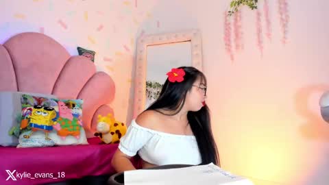 Kylie online show from March 7, 8:34 am