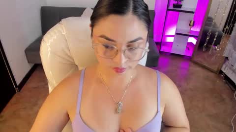 kylie online show from February 5, 2:42 pm