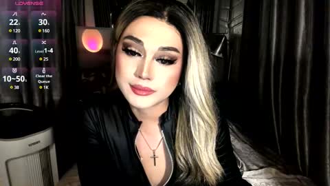 kylie online show from December 22, 1:23 am
