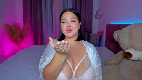 Kylie Lips online show from September 18, 6:56 pm