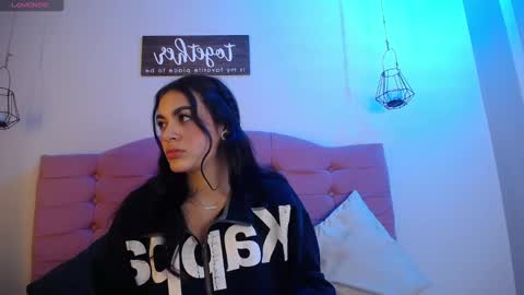 Snapshot of kylie_ls chatting on February 12, 3:40 am kylie_ls online show from February 12, 3:40 am