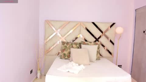 Kylie Reyes  online show from December 5, 7:33 pm