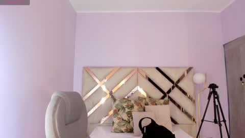 Kylie Reyes  online show from April 7, 7:27 pm