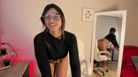 Kylie  online show from February 5, 8:14 pm