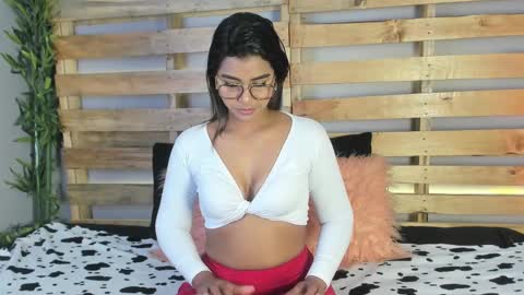 Kylie  online show from February 17, 7:01 pm