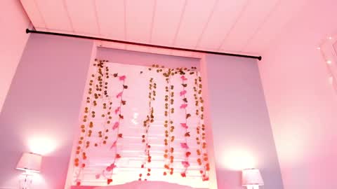 K Y L I E online show from February 18, 2:16 am