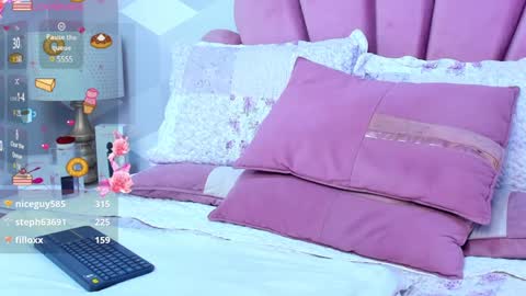 Kylie jl online show from February 7, 7:40 am