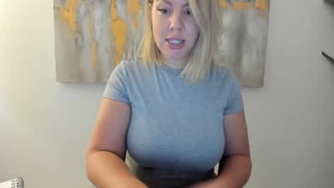 kylierose1 online show from September 11, 1:56 pm
