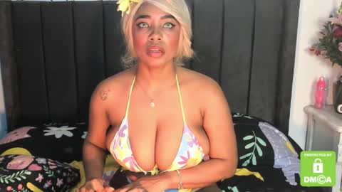Snapshot of kyliewhiteboobs chatting on March 12, 10:50 pm kylie white boobs online show from March 12, 10:50 pm
