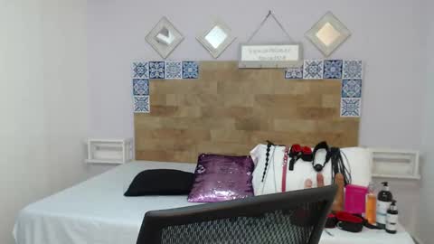 Kylie online show from November 29, 11:40 am