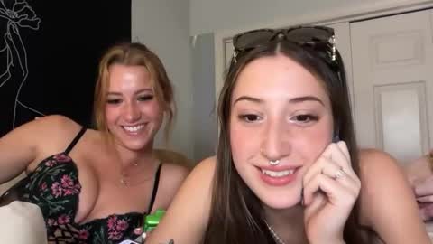 kyliiii online show from May 16, 12:29 am
