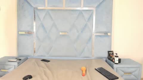 kym online show from January 10, 1:27 pm