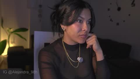 schedule 300 pm - 1100pm colombia time online show from February 9, 3:21 am