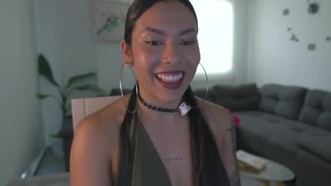 schedule 300 pm - 1100pm colombia time online show from April 9, 10:04 pm