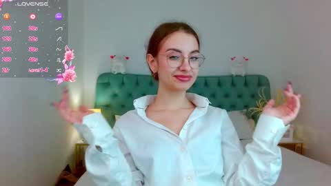 Margo  online show from September 17, 11:30 pm