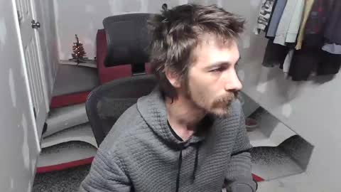 l1v1nth3dr3am online show from November 17, 3:53 am