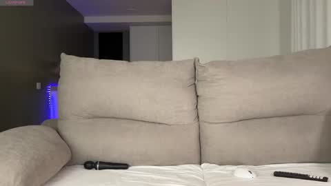 Julie online show from March 16, 2:04 am