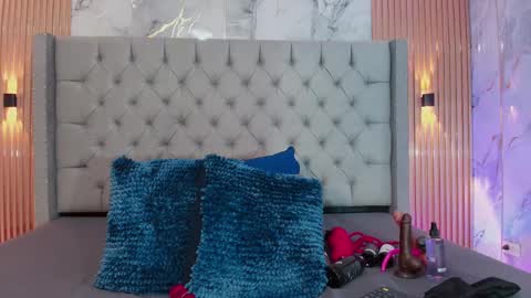 la_indiia online show from September 23, 10:05 pm