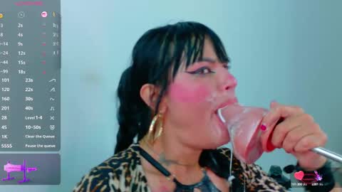 Snapshot of la_mazona chatting on March 4, 10:27 pm AMAZONA online show from March 4, 10:27 pm