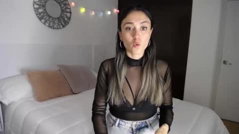 Catalina online show from March 8, 2:26 am