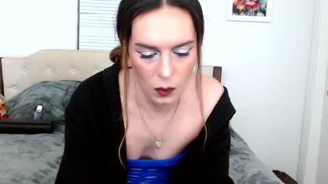 Snapshot of laceyphoenix1 chatting on February 9, 2:06 am Lacey Phoenix online show from February 9, 2:06 am