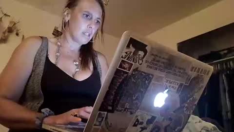 lacybell online show from October 4, 11:41 am