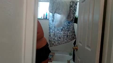 lacybell online show from February 8, 10:40 pm