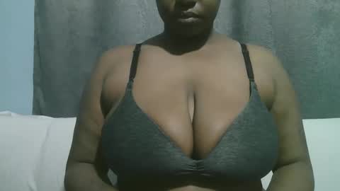 lady_dearra online show from October 14, 4:15 am