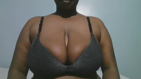 lady_dearra online show from February 22, 3:10 am