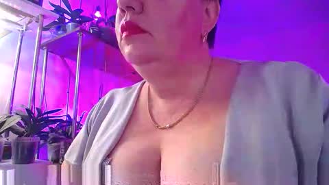 Lady Gloria online show from November 25, 8:35 am