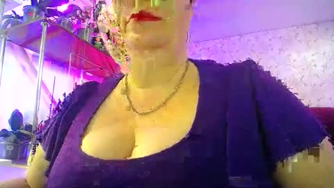 Lady Gloria online show from April 18, 7:10 am