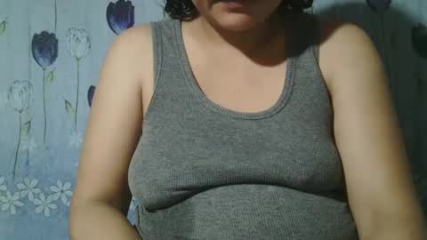 Snapshot of lady_love063 chatting on February 9, 7:05 am lady_love063 online show from February 9, 7:05 am