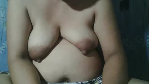 Snapshot of lady_love063 chatting on February 16, 3:59 pm lady_love063 online show from February 16, 3:59 pm