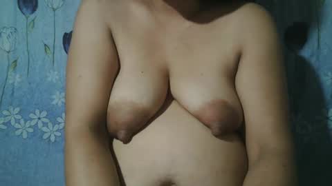 Snapshot of lady_love063 chatting on February 15, 10:21 pm lady_love063 online show from February 15, 10:21 pm