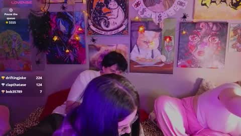 KENDALL  NATHANPVT IS OPEN online show from October 26, 10:31 pm