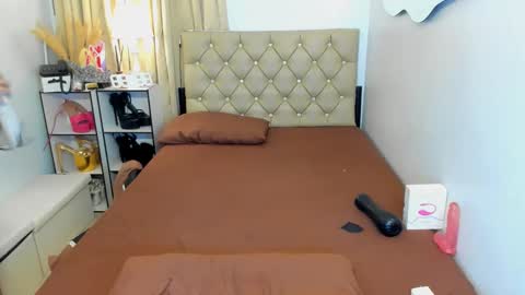 lady_moriseth online show from March 10, 7:22 am