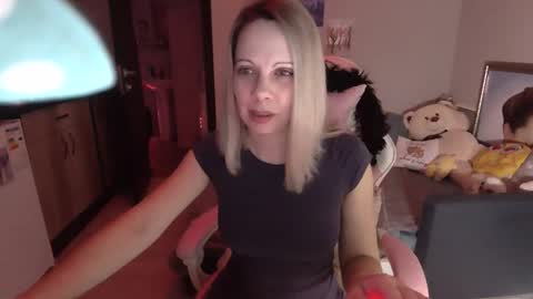 Snapshot of lady_smile69 chatting on January 27, 2:10 am lady_smile69 online show from January 27, 2:10 am
