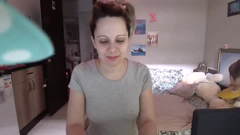 Snapshot of lady_smile69 chatting on March 12, 6:07 am lady_smile69 online show from March 12, 6:07 am