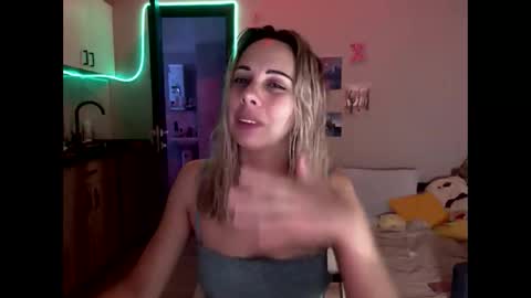 Snapshot of lady_smile69 chatting on September 17, 7:28 pm lady_smile69 online show from September 17, 7:28 pm