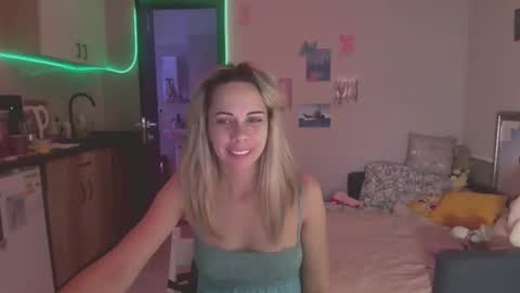 lady_smile69 online show from October 8, 5:02 am