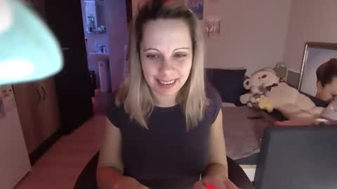 Snapshot of lady_smile69 chatting on February 12, 5:05 am lady_smile69 online show from February 12, 5:05 am