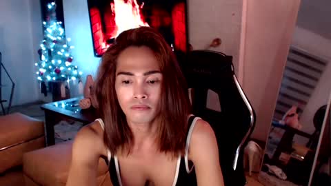 M MMY online show from December 9, 9:26 pm