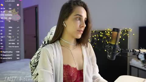 Snapshot of lady_white_snake chatting on January 9, 10:20 am lady_white_snake online show from January 9, 10:20 am