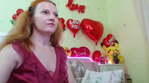 Snapshot of ladybigsmile chatting on March 4, 3:22 am Sima Ladybigsmile online show from March 4, 3:22 am