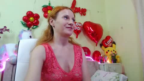 Snapshot of ladybigsmile chatting on March 2, 2:08 am Sima Ladybigsmile online show from March 2, 2:08 am