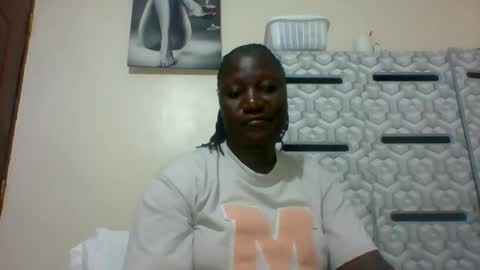 Snapshot of ladyblossoms19 chatting on January 22, 6:41 pm lindah32 online show from January 22, 6:41 pm