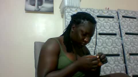 Snapshot of ladyblossoms19 chatting on January 7, 8:21 pm lindah32 online show from January 7, 8:21 pm