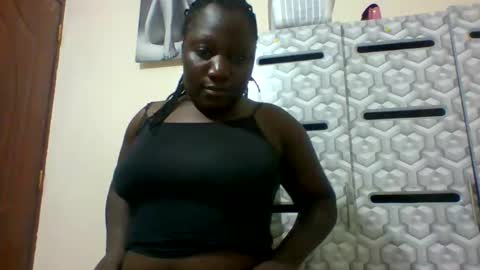 Snapshot of ladyblossoms19 chatting on January 30, 11:02 pm lindah32 online show from January 30, 11:02 pm