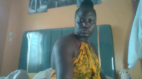 lindah32 online show from May 13, 11:42 am