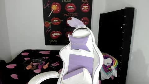 ladyboom18 online show from February 1, 12:07 am
